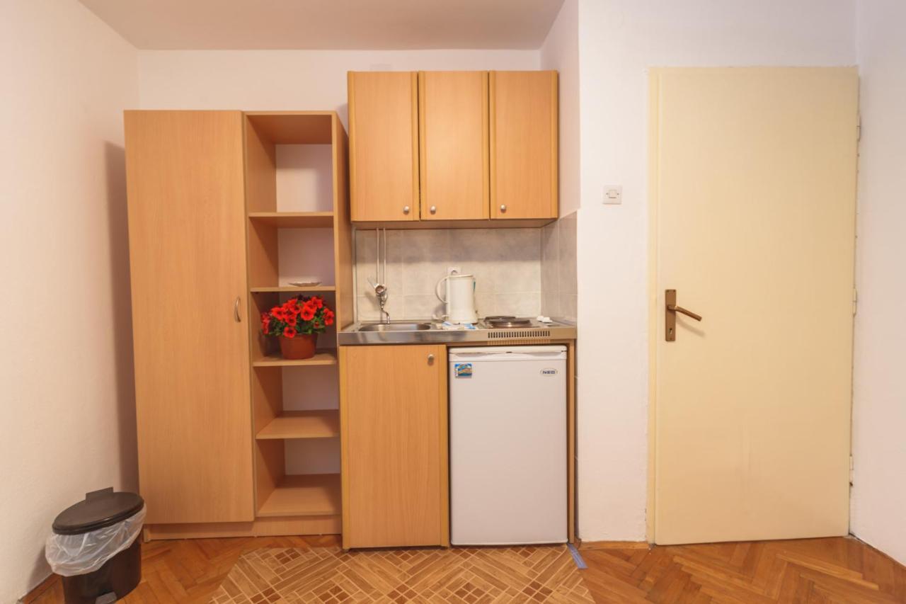 Apartmani Steni 스베티스테판 외부 사진